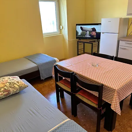 Uvala Apartment *